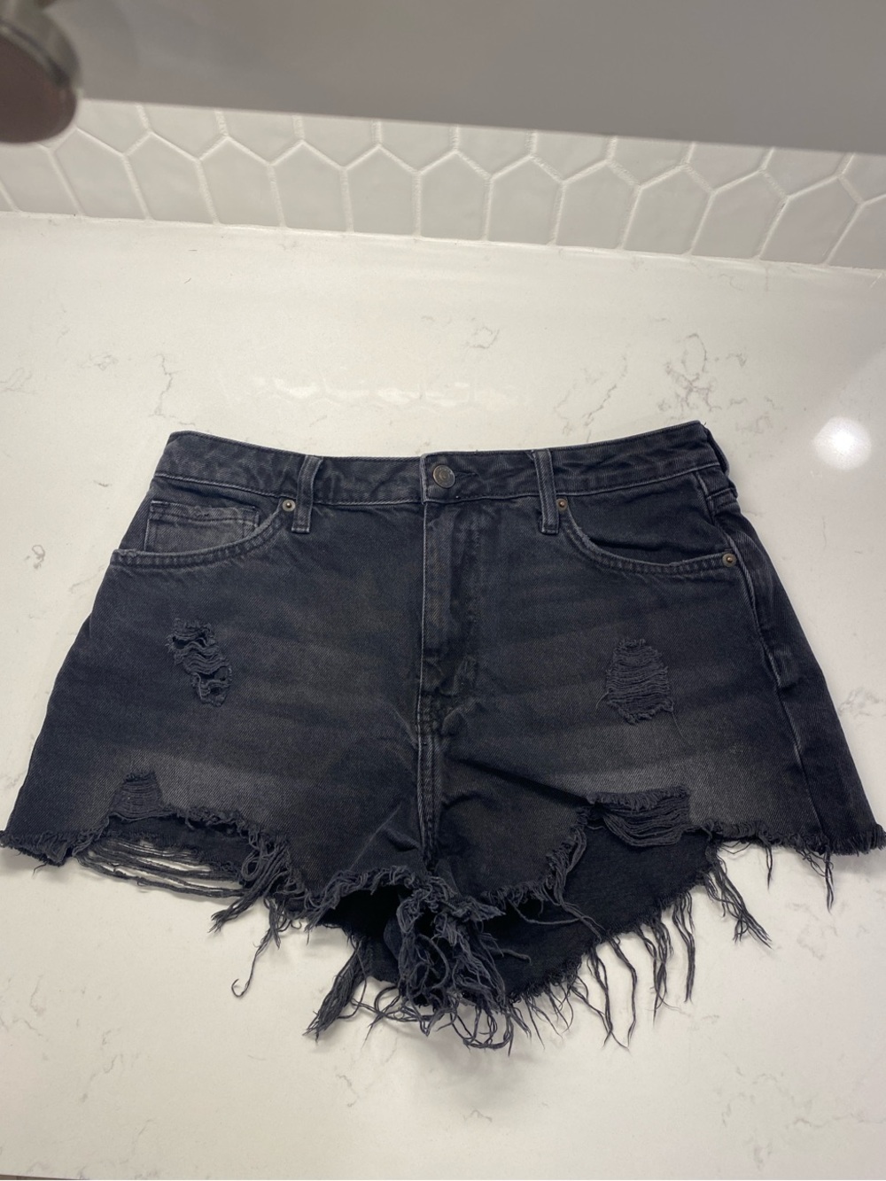 Forever 21 Premium Black Denim Cut Off Frayed Distressed Short Size 28 ✨